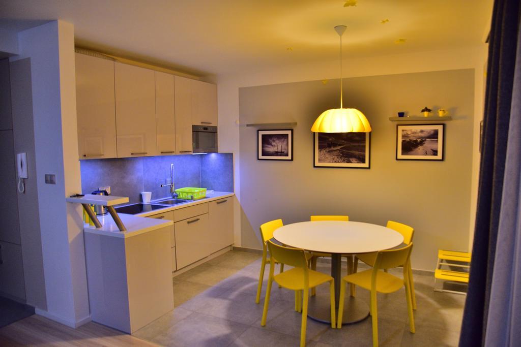 Bajkowa Plaza - Amber Apartment กดัญสก์ ภายนอก รูปภาพ